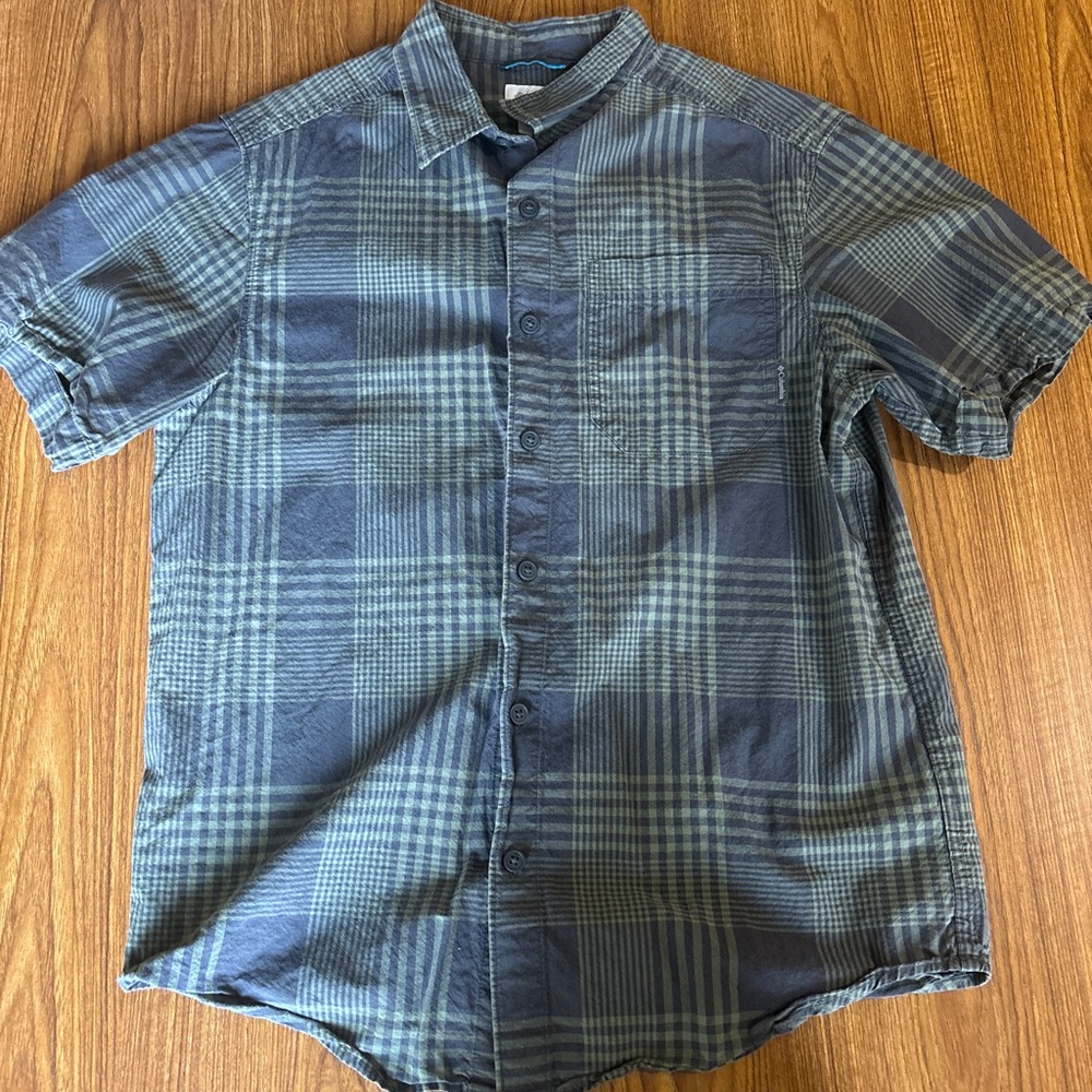Men's Plaid button up Shirt